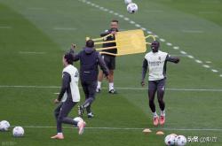 开云体育中国-瓦伦西亚悍守晋级，西甲球队欧冠生存压力巨大的简单介绍