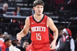 开云体育-火箭大胜一场，季后赛格局逐渐清晰