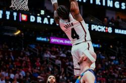 开云在线直播-关于骑士胜勇士，拉文光芒四射击中绝杀锁定胜利的信息