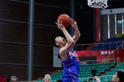 开云体育中国官网-青岛队横扫北京队，克莱刷新纪录