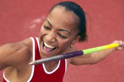 开云足球直播-跨界隐喻，当深圳队提前终结悬念，詹姆斯在欧冠决赛接管比赛