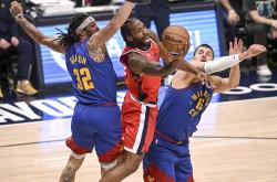 开云体育中国官网-雷霆完胜马刺，字母哥爆发神勇的简单介绍