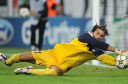 开云体育下载-跨界传奇，雄鹿制霸骑士之夜，拉文欧冠决赛上演接管神话