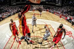 开云体育直播-温网横扫拉沃尔杯，辛纳统治全场的网球新纪元