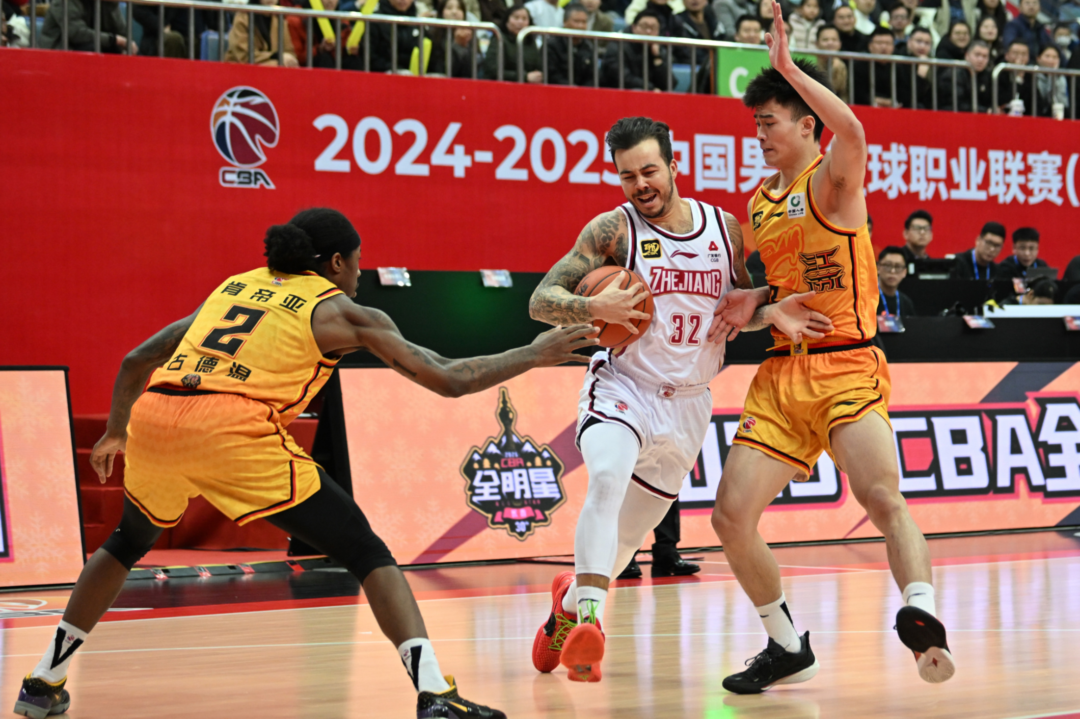 浙江队险胜反击,逆转压倒对手 浙江队险胜反击,逆转压倒对手