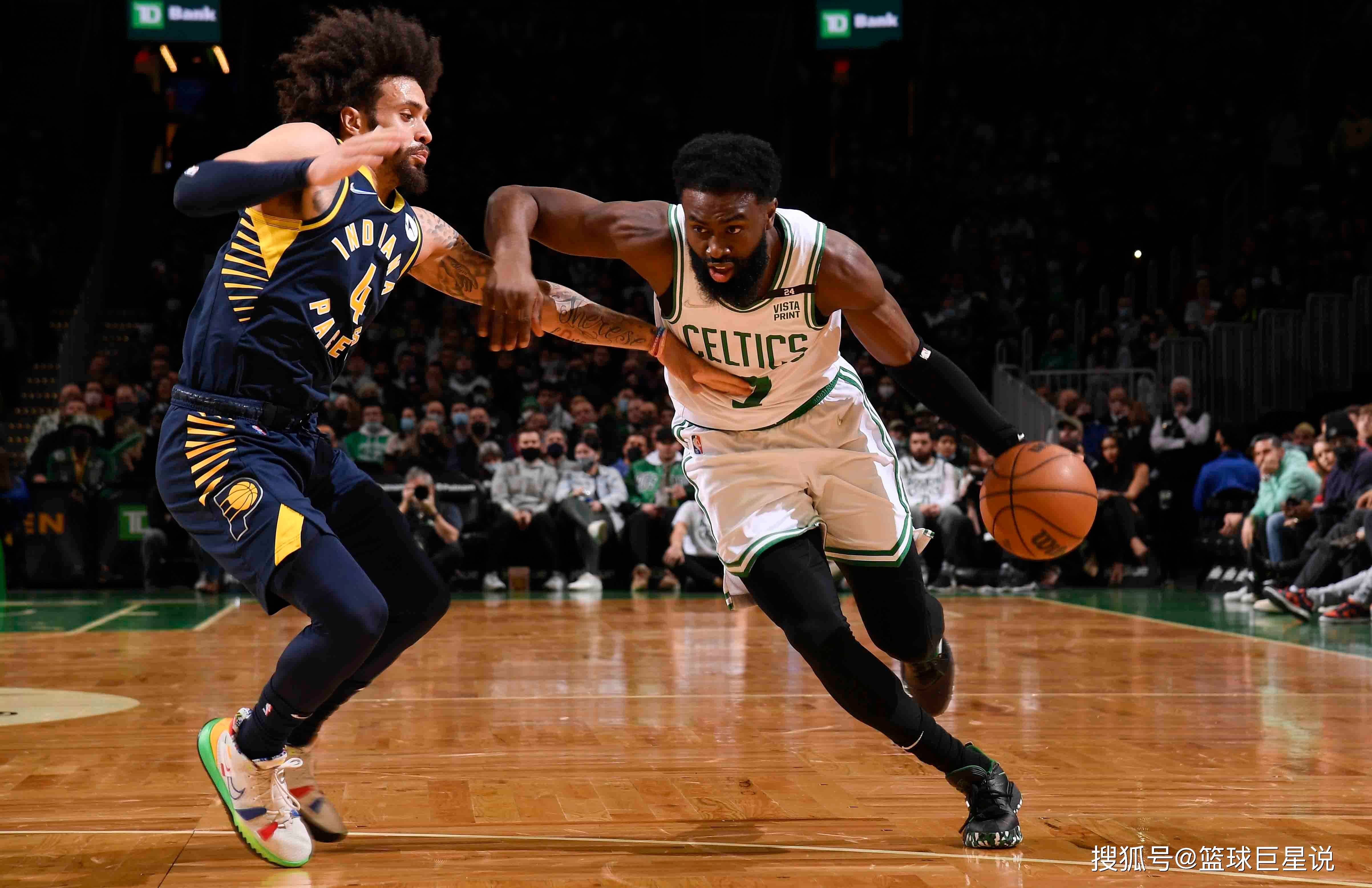 凯尔特人险胜雄鹿B队，保罗三分雨点燃全场