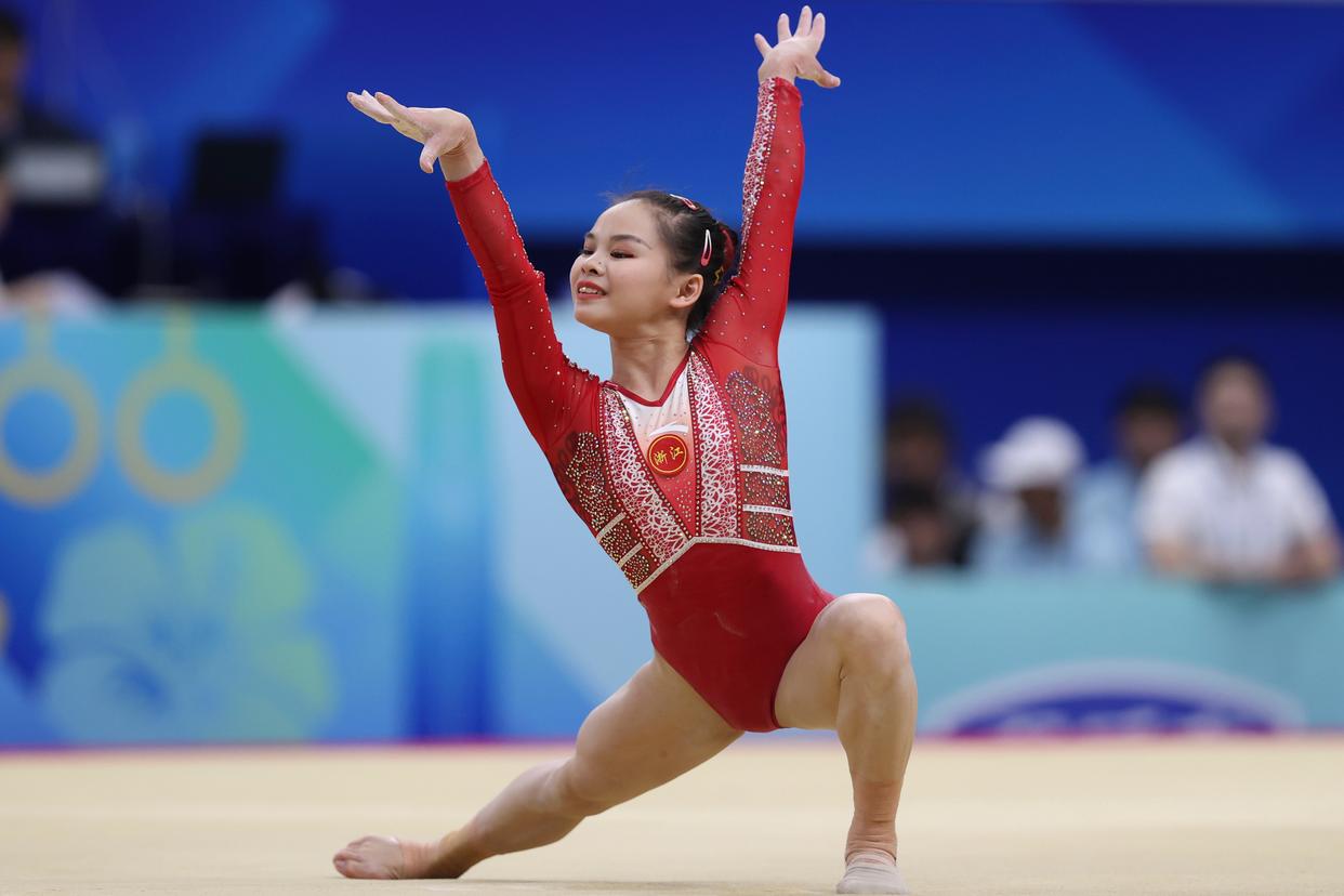 中国体操选手技压群雄夺得金牌的简单介绍