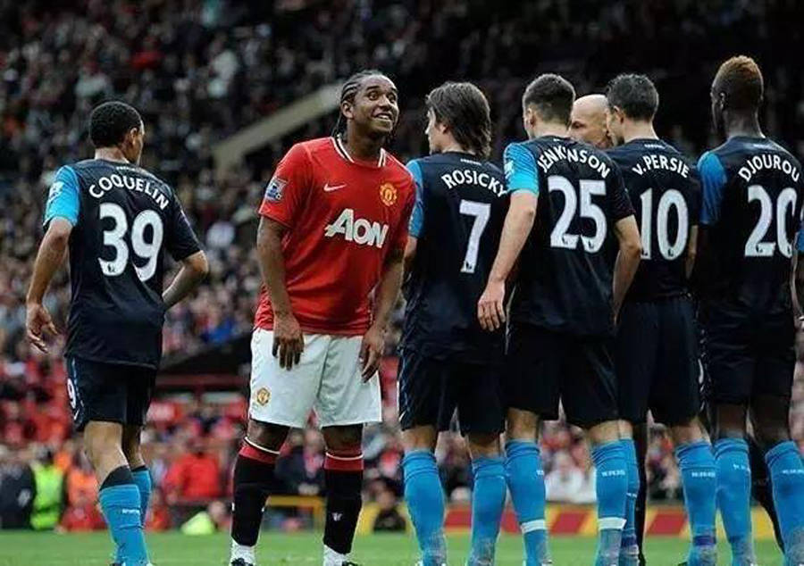 汉堡球队未能击败对手,遗憾告终 汉堡球队未能击败对手,遗憾告终