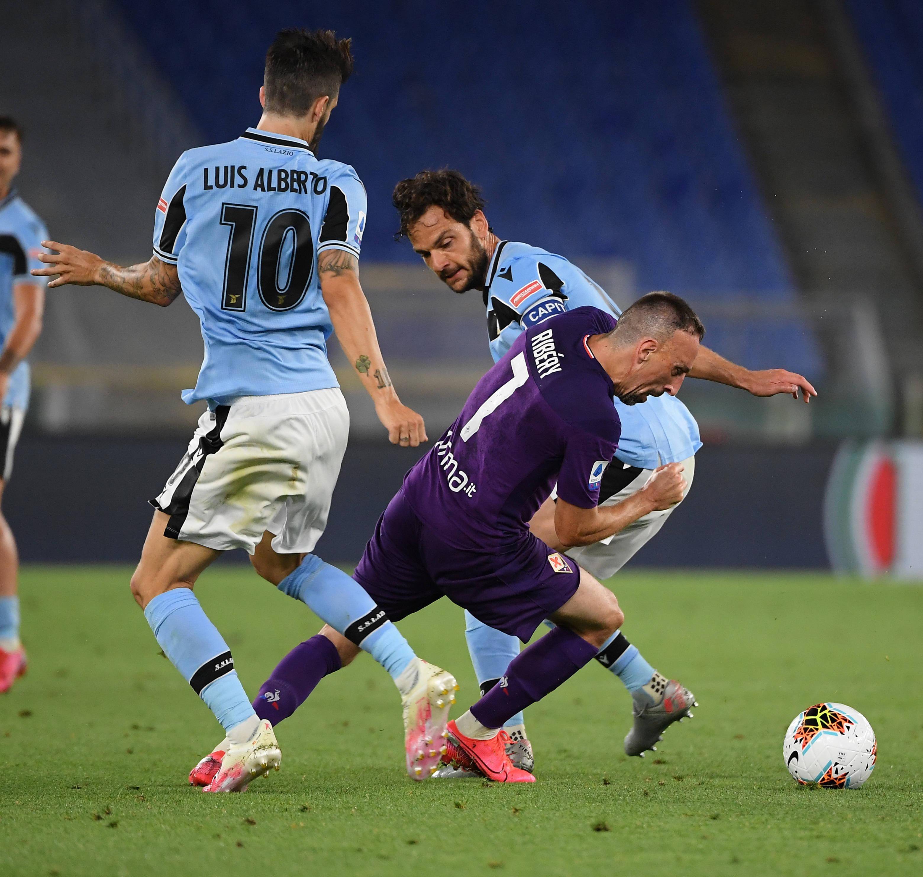 格拉纳达主场惨败，球队状态不佳