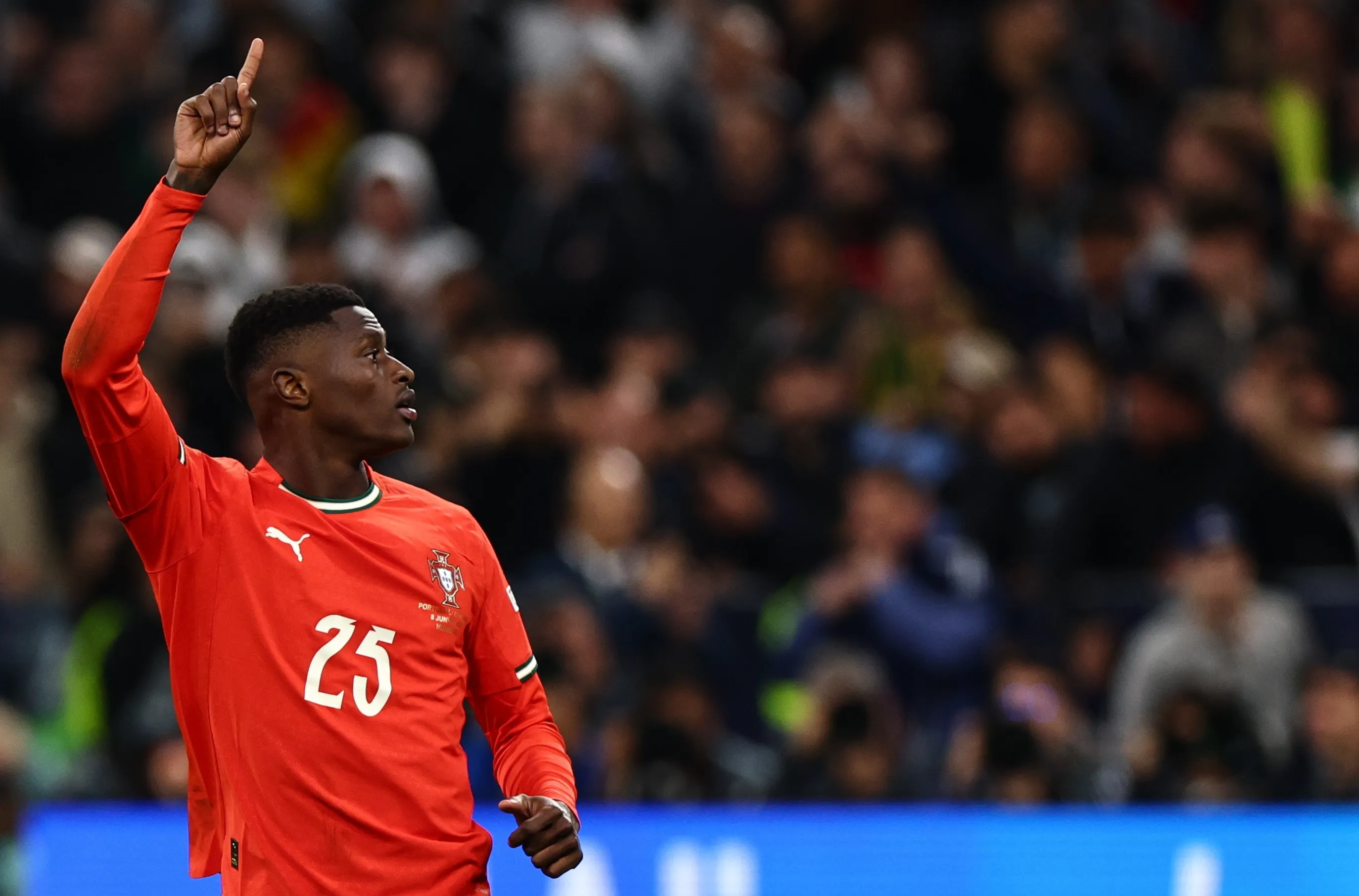 关于阿尔及利亚俱乐部球员表现抢眼的信息