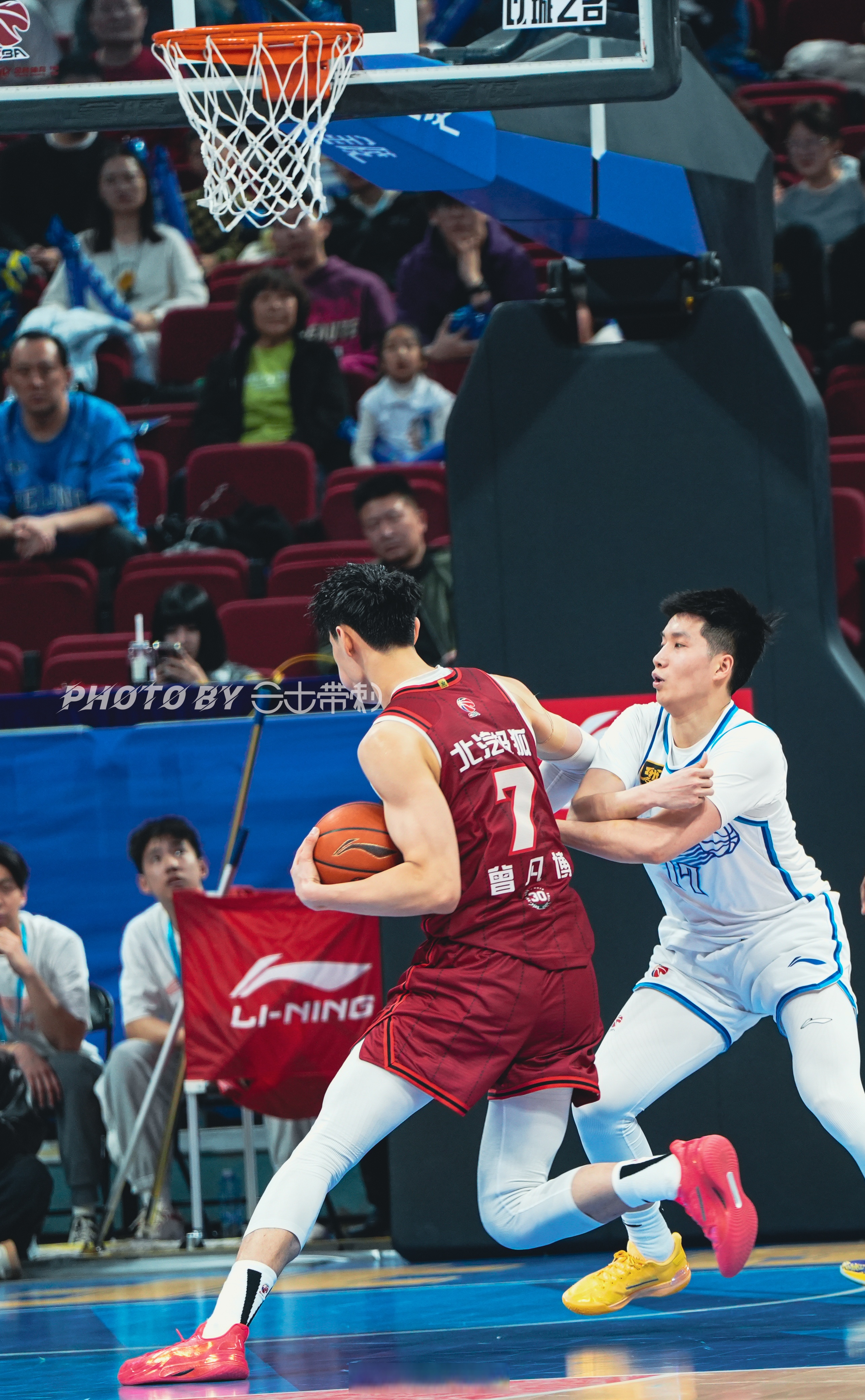 北京男篮表现强势,轻松战胜对手 北京男篮表现强势,轻松战胜对手