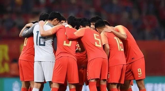 亚洲足球锦标赛激烈角逐，球迷热情高涨的简单介绍