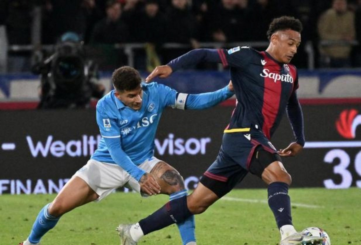 那不勒斯主场失利,卫冕冠军压力增加 那不勒斯主场失利,卫冕冠军压力增加