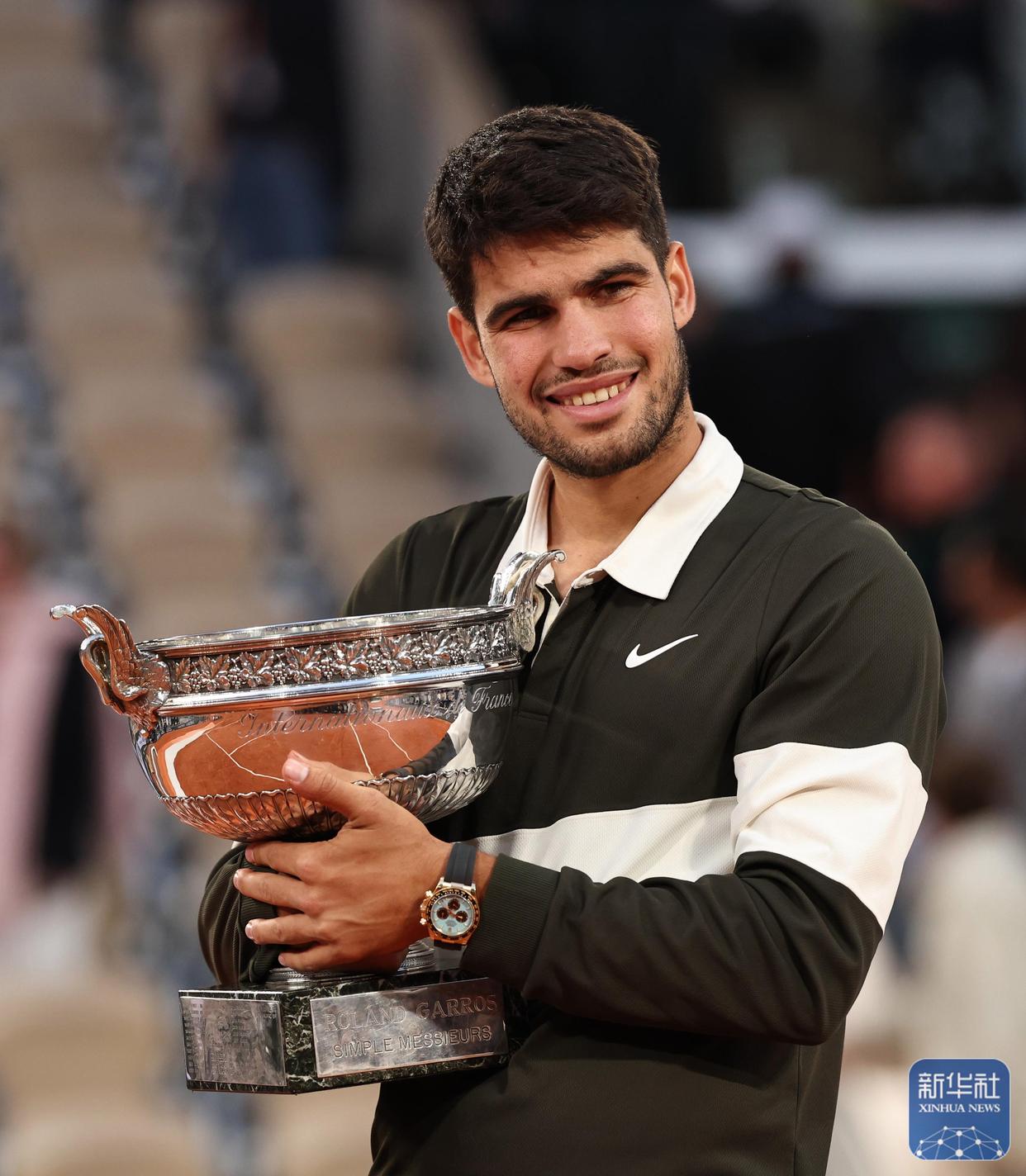 包含年终总决赛完胜拉沃尔杯,阿尔卡拉斯关键制胜的词条 包含年终总决赛完胜拉沃尔杯,阿尔卡拉斯关键制胜的词条