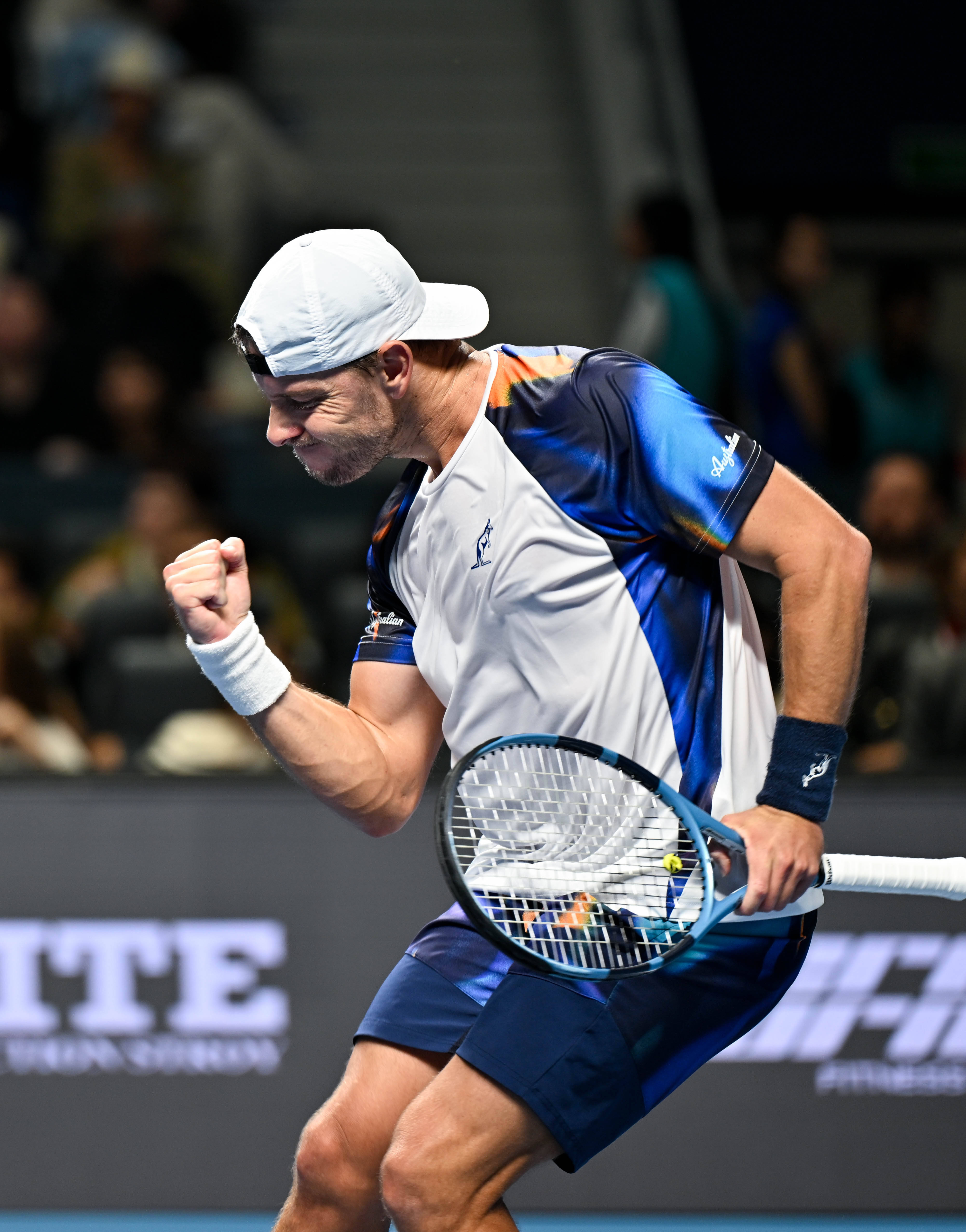 包含意大利网球队力克欧洲网球队，梅德韦杰夫送出助攻的词条