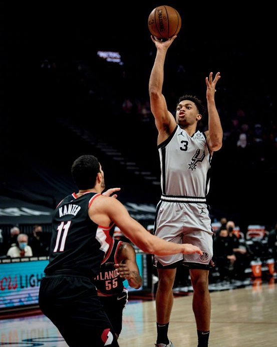 包含马刺翻盘热火,克莱高光表现的词条 包含马刺翻盘热火,克莱高光表现的词条