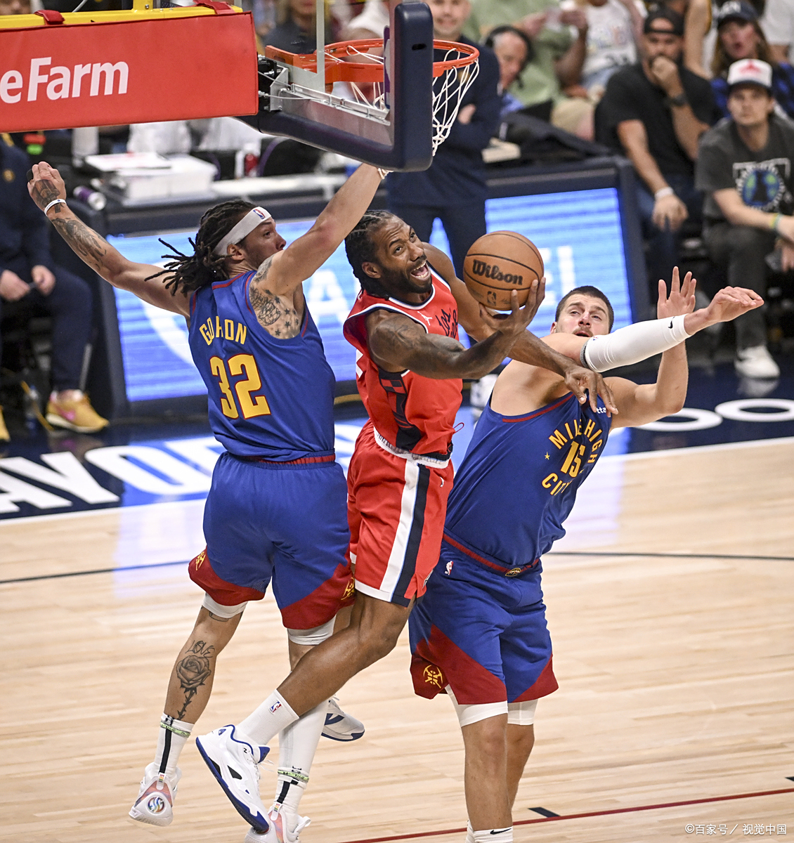 雷霆完胜马刺，字母哥爆发神勇的简单介绍