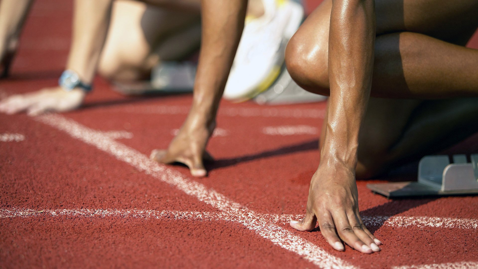 蒂亚戈中场统治力全开，巴萨战术完胜丹麦劲旅