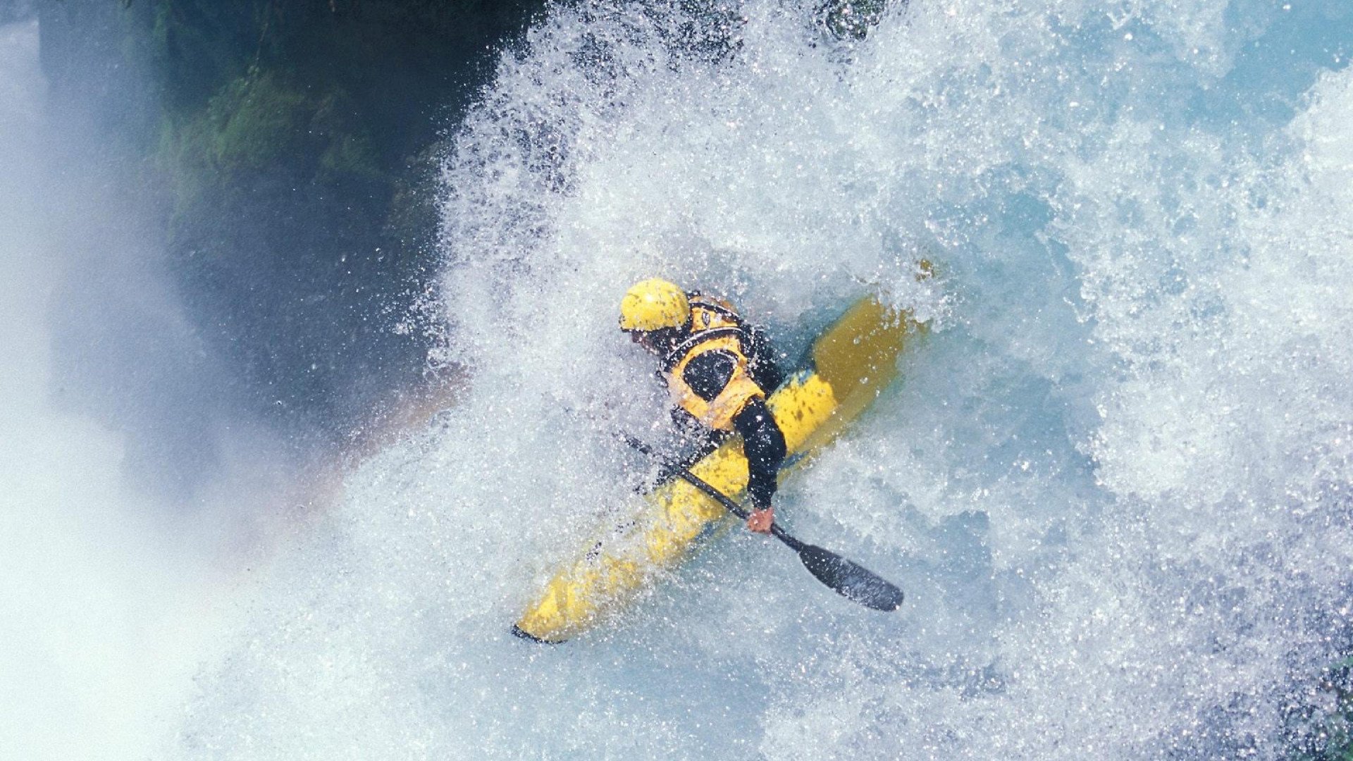 欧冠决赛焦点战，广厦队击溃深圳队，一场跨越时空的篮球对话