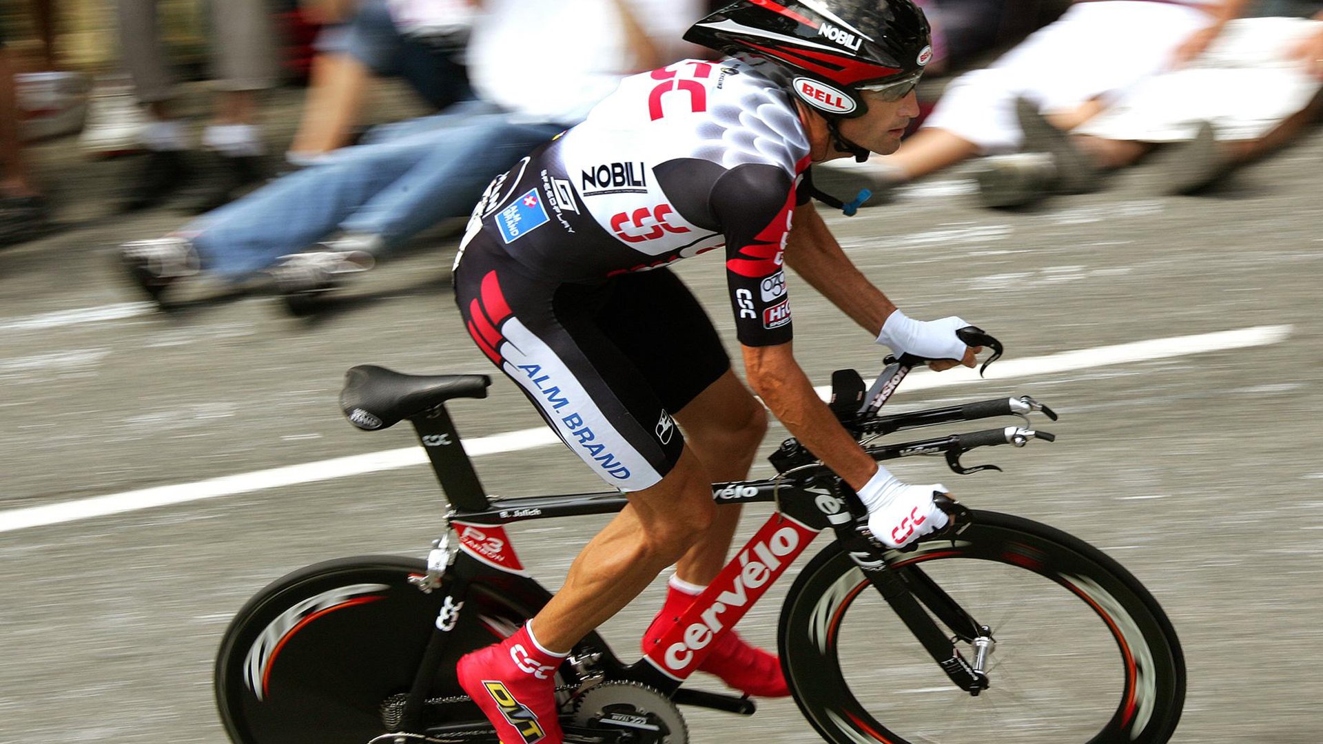 富安健洋完美发挥成战术支点，毕尔巴鄂式节奏掌控击溃厄瓜多尔