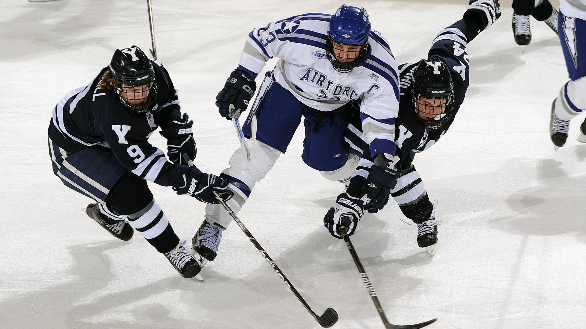 鹈鹕粉碎勇士神话，恩比德关键先生本色尽显